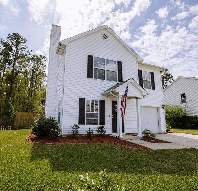 111 Salem Creek Dr, Goose Creek, SC 29445