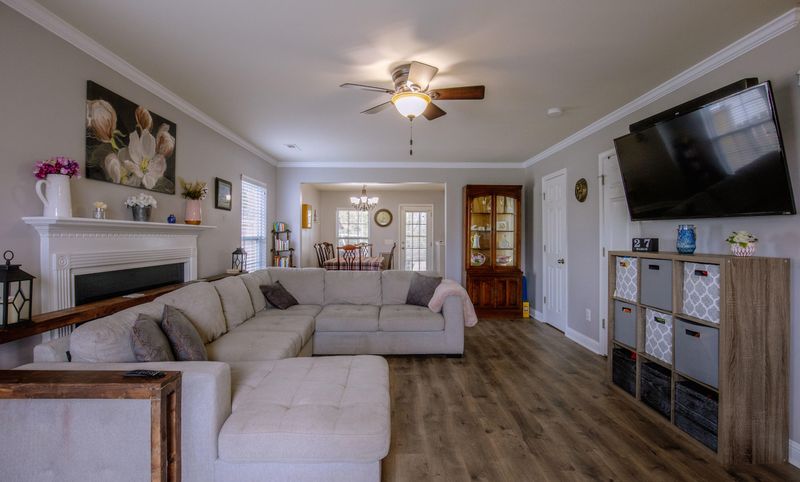 111 Salem Creek Dr, Goose Creek, SC 29445