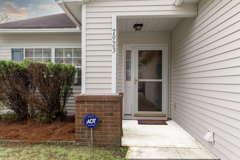 7923 Long Shadow Ln, North Charleston, SC 29406