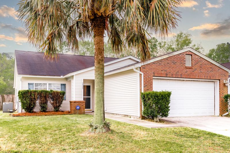 7923 Long Shadow Ln, North Charleston, SC 29406