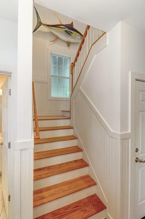 118 W Ashley Ave, Folly Beach, SC 29439