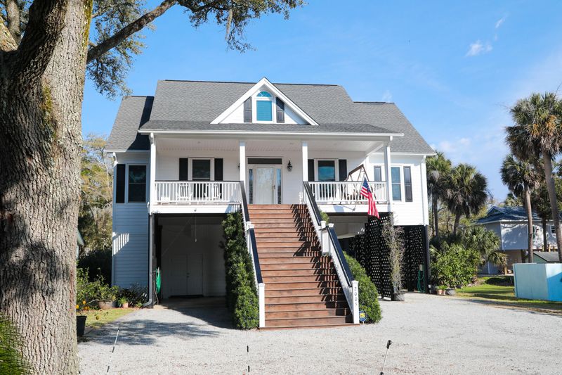 2005 Myrtle St, Edisto Island, SC 29438
