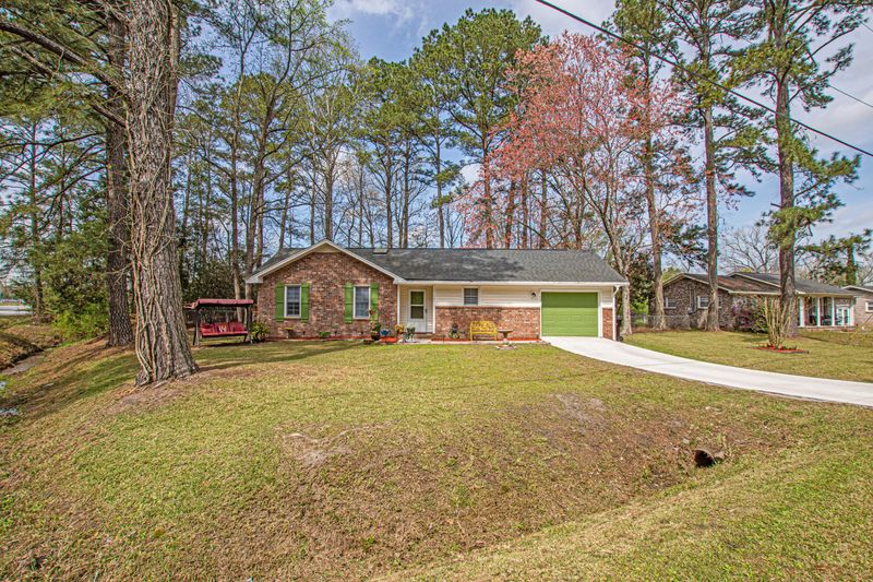 101 Wisteria Rd, Goose Creek, SC 29445