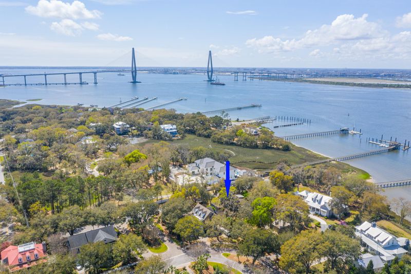 86 3rd Ave, Mount Pleasant, SC 29464