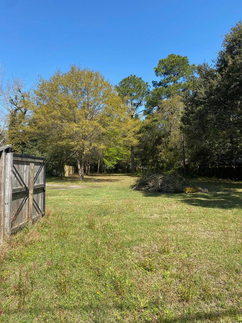1174 Rifle Range Dr, Mount Pleasant, SC 29464