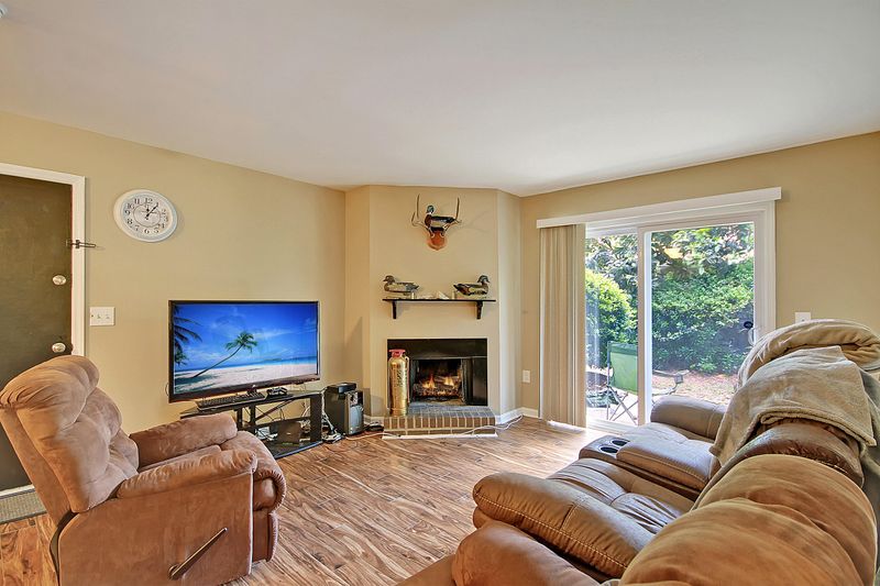 1402 Camp Rd #9d, Charleston, SC 29412