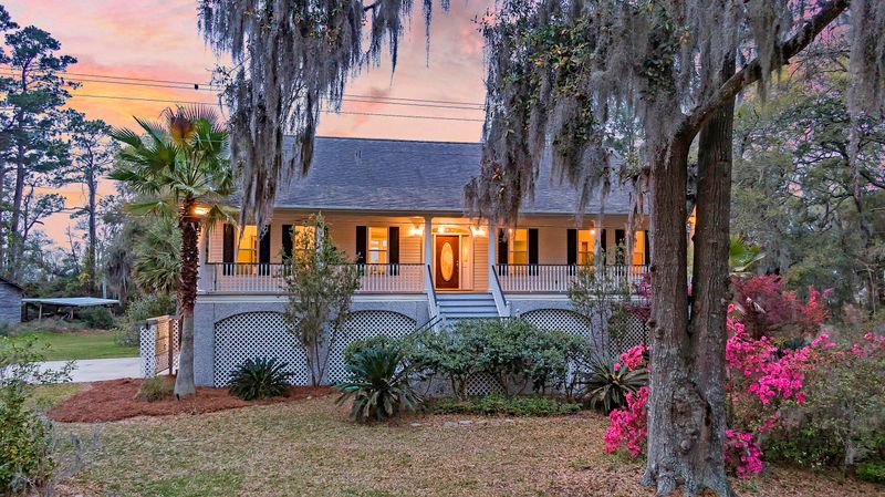 6918 Bears Bluff Rd, Wadmalaw Island, SC 29487
