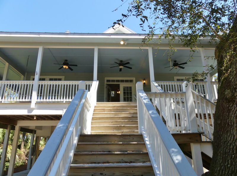 3302 Fort St, Edisto Island, SC 29438