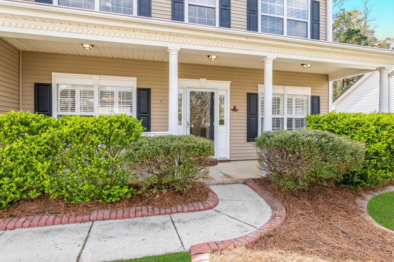 1459 Coopers Hawk Dr, Hanahan, SC 29410