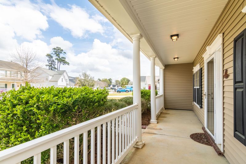 1459 Coopers Hawk Dr, Hanahan, SC 29410