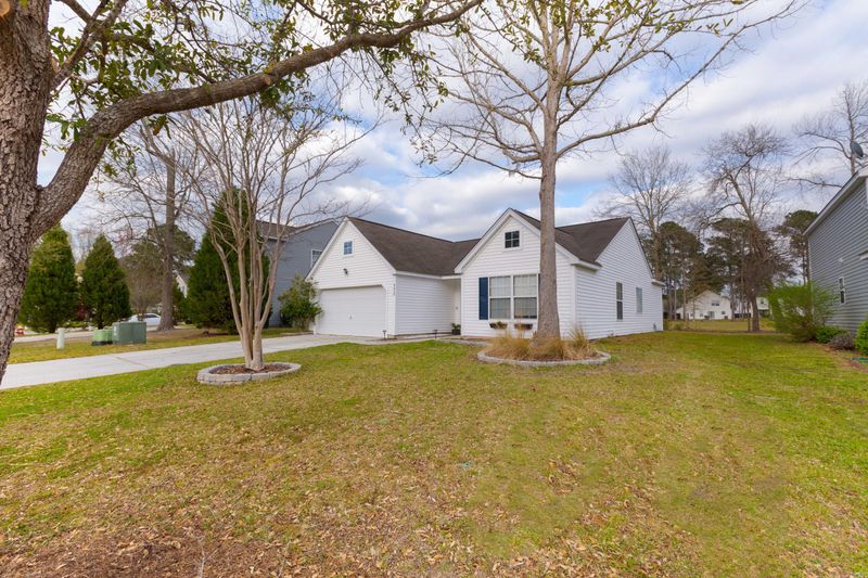 9028 Greenbriar Dr, Summerville, SC 29485