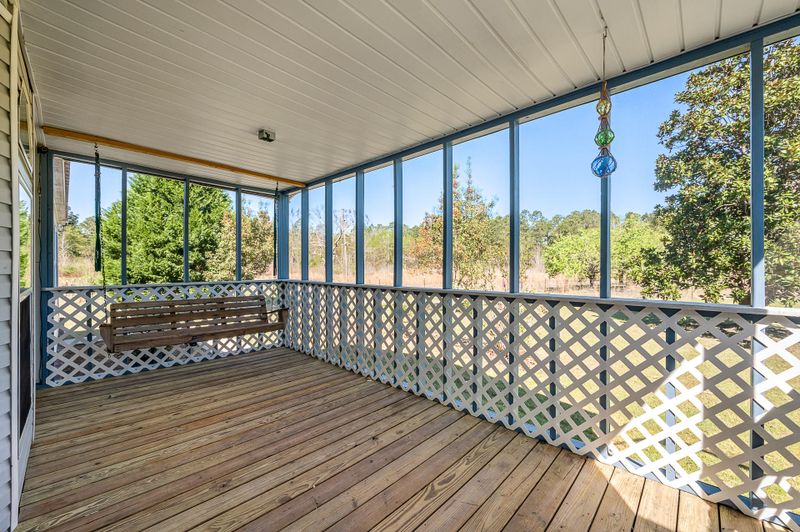 447 Olympic Dr, Cross, SC 29436