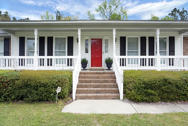 313 Land O Pines Cir, Moncks Corner, SC 29461