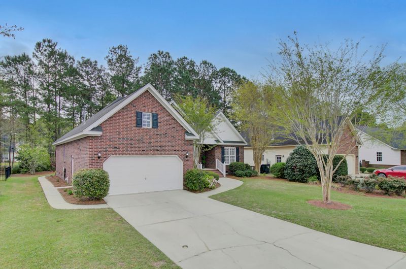318 Prestwick Ct, Summerville, SC 29483