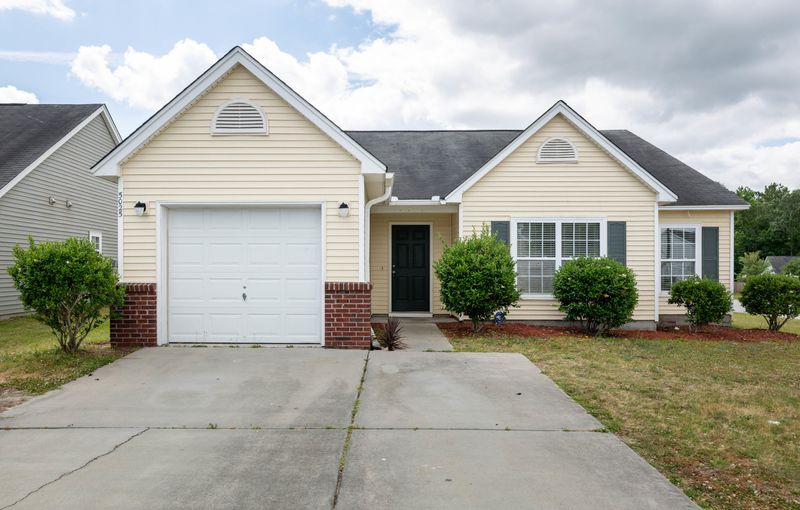 5025 Holdsworth Dr, Summerville, SC 29485
