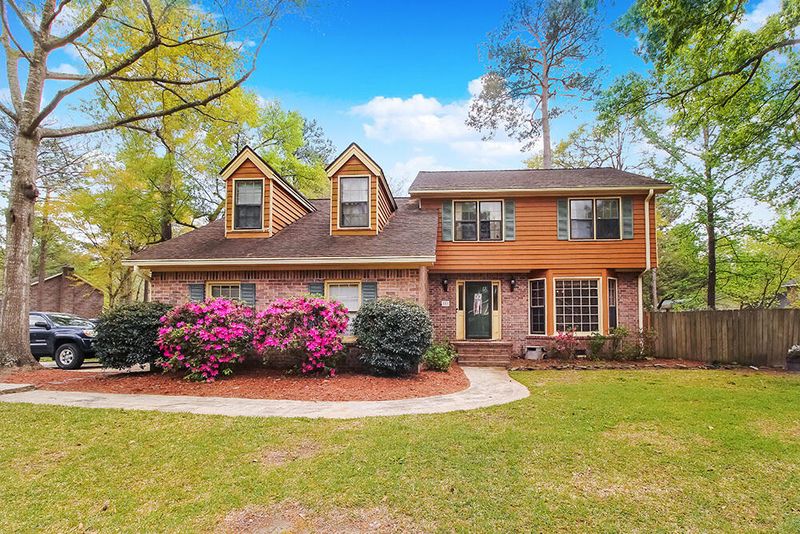216 Towhee Dr, Summerville, SC 29485