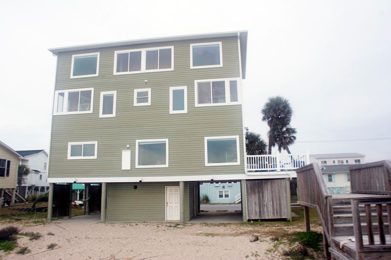 314 Palmetto Blvd, Edisto Island, SC 29438