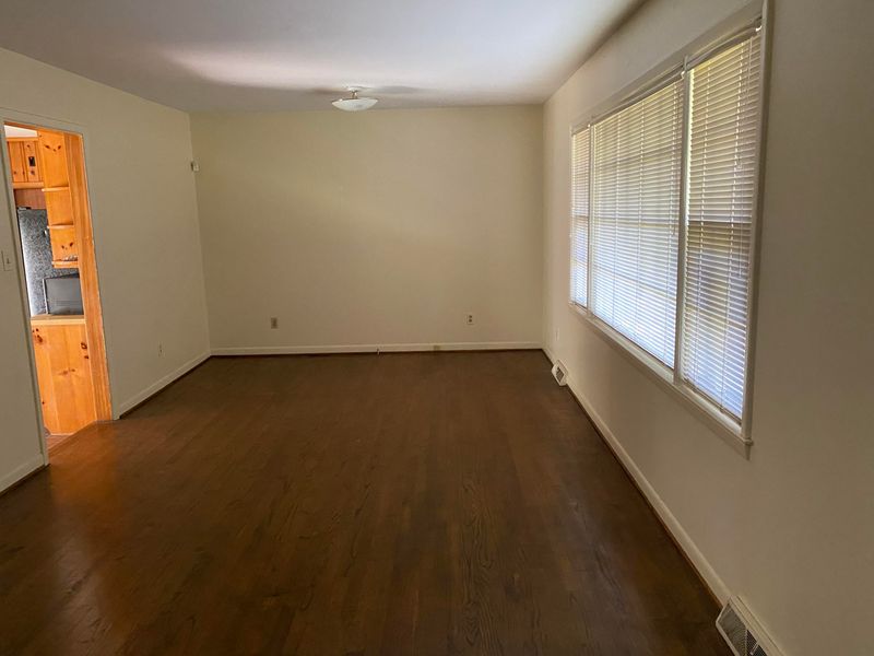 51 Old Trolley Rd, Summerville, SC 29485