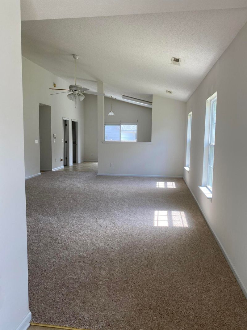215 Waterbrook Dr, Goose Creek, SC 29445