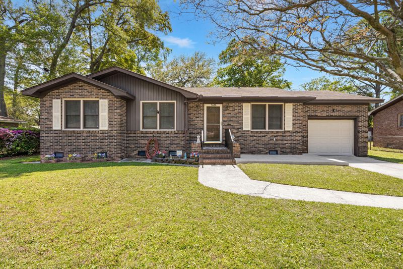 7673 Barclay Ave, North Charleston, SC 29418