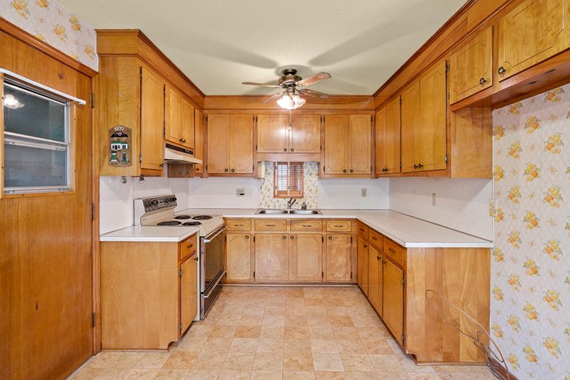 7673 Barclay Ave, North Charleston, SC 29418