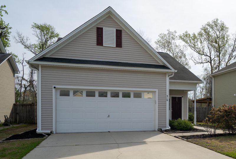 318 Burton Ct, Goose Creek, SC 29445