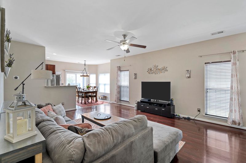 318 Burton Ct, Goose Creek, SC 29445