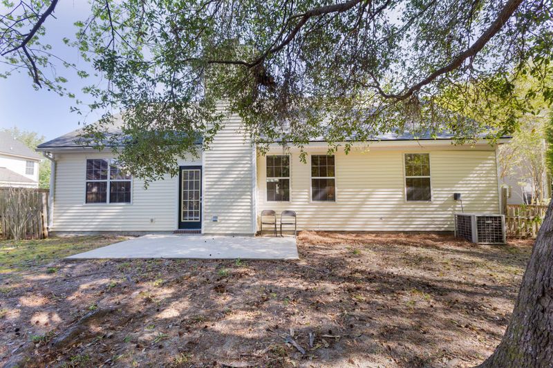 5372 Greggs Landing Dr, North Charleston, SC 29420