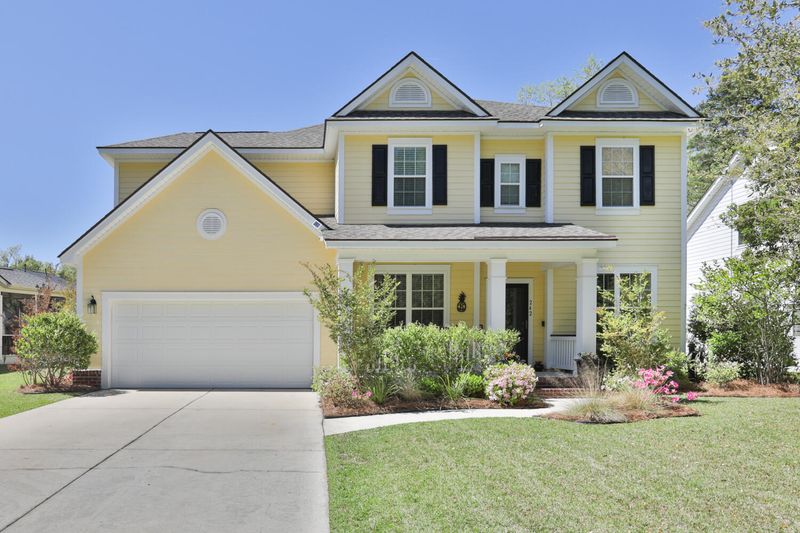242 Carolinian Dr, Summerville, SC 29485