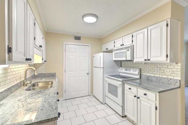 1402 Camp Rd #6a, Charleston, SC 29412