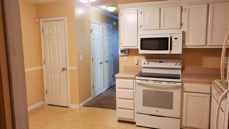 1920 Tropicana Rd #10g, North Charleston, SC 29406