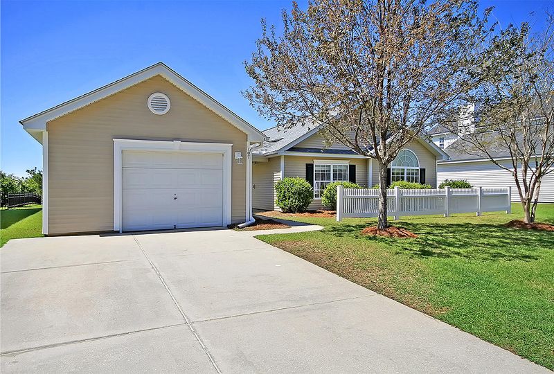 107 Savannah River Dr, Summerville, SC 29485