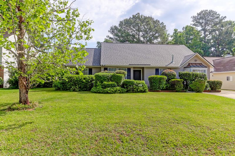 219 Apache Dr, Summerville, SC 29483