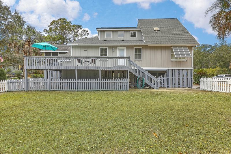 18 43rd Ave, Isle Of Palms, SC 29451