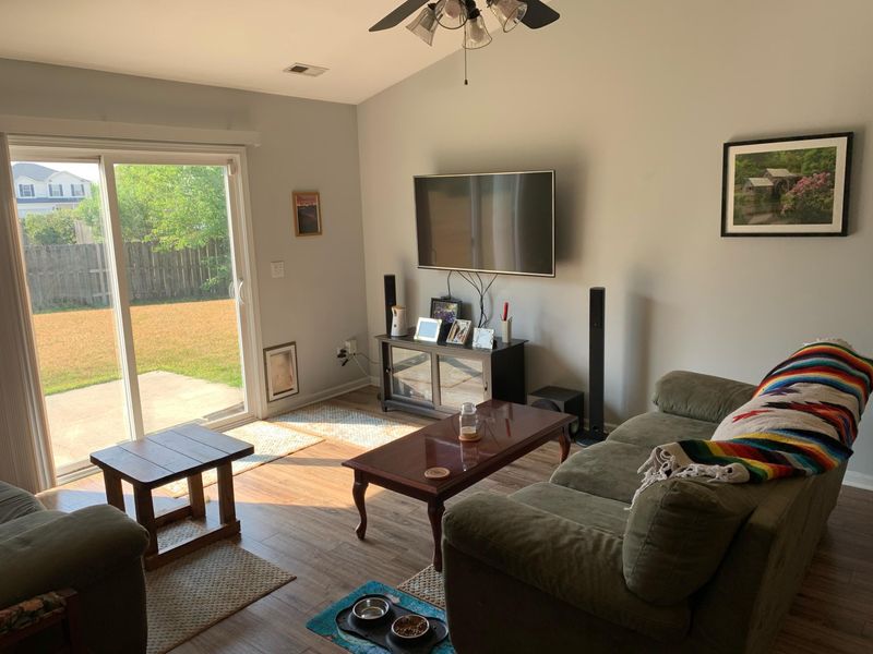 1414 Grackle Ct, Hanahan, SC 29410