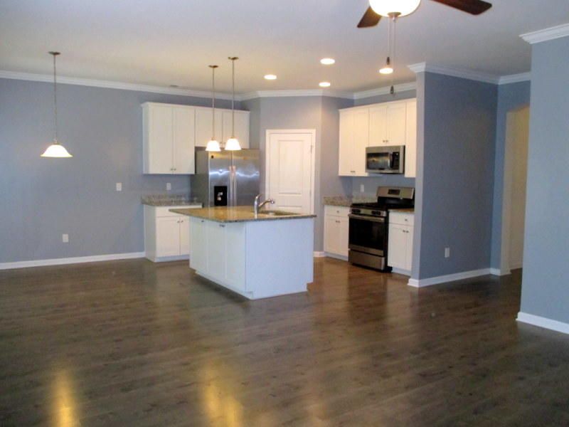 527 Man O War Ln, Moncks Corner, SC 29461