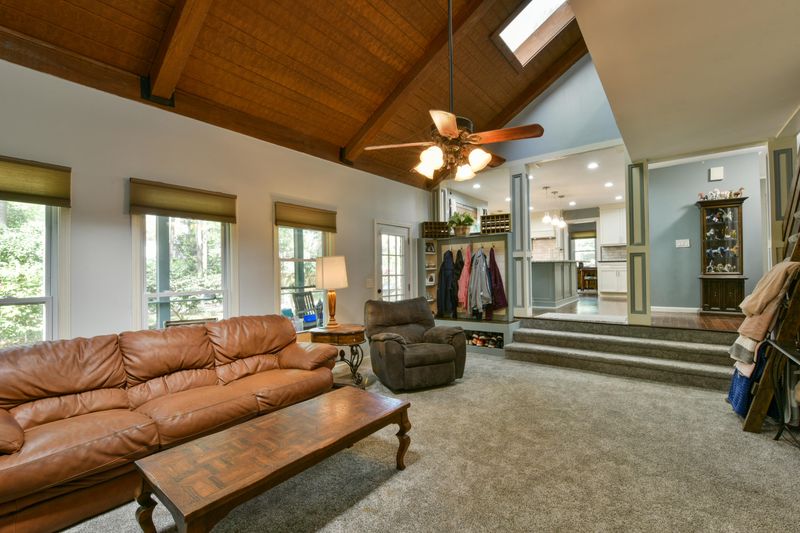 210 Nantucket Dr, Summerville, SC 29485
