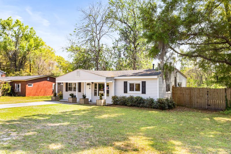1709 Daytona Dr, Charleston, SC 29407