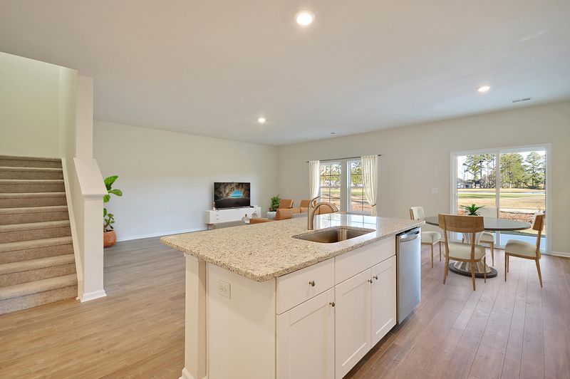 140 Lucky Day Rd, Summerville, SC 29486
