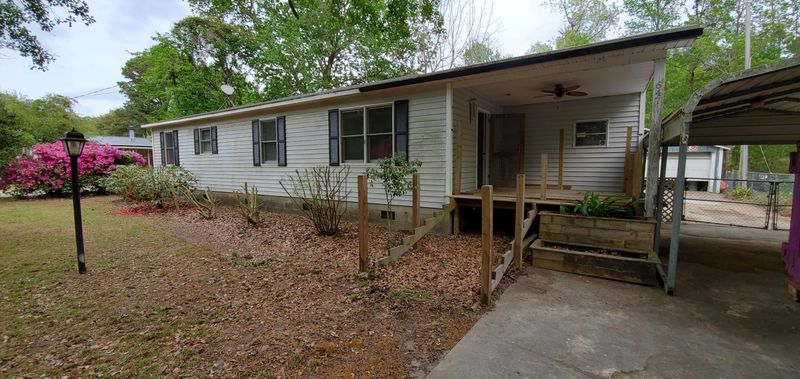 647 Levee Dr, Moncks Corner, SC 29461