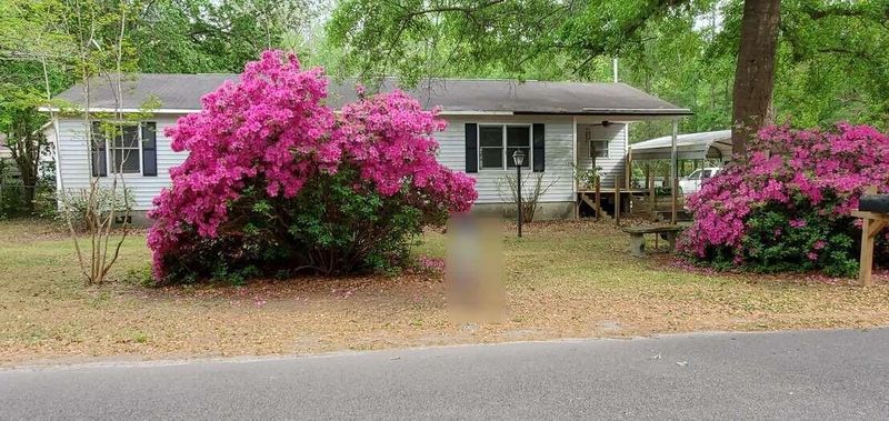 647 Levee Dr, Moncks Corner, SC 29461