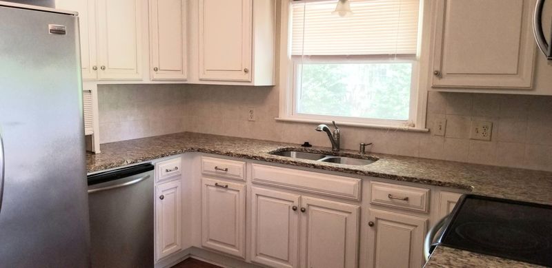 1244 Camelot Dr, Charleston, SC 29407