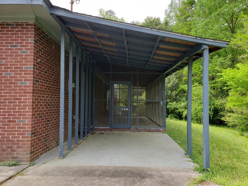 1113 Hickory St, Saint Stephen, SC 29479