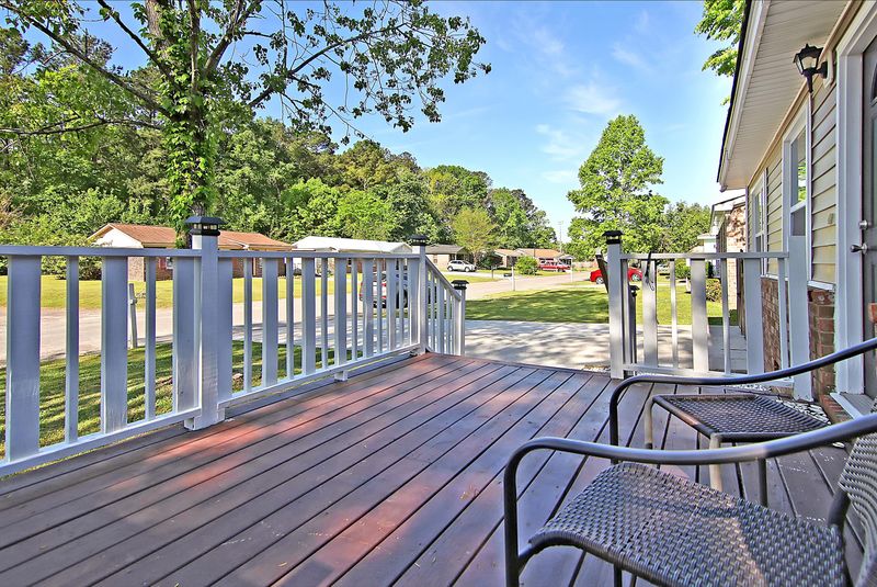 115 Red Cedar Dr, Goose Creek, SC 29445