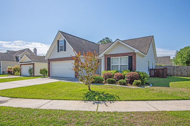 214 Everwood Ct, Moncks Corner, SC 29461