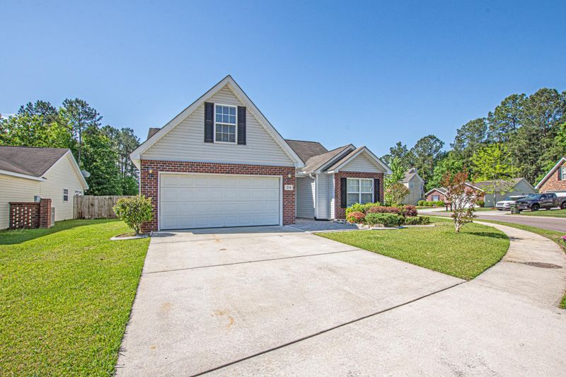 214 Everwood Ct, Moncks Corner, SC 29461