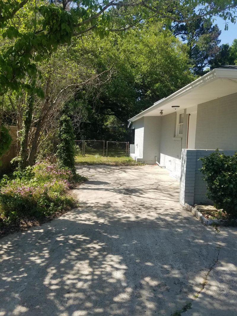 1120 Stratford Rd, Hanahan, SC 29410