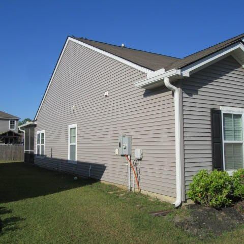 557 Mountain Laurel Cir, Goose Creek, SC 29445