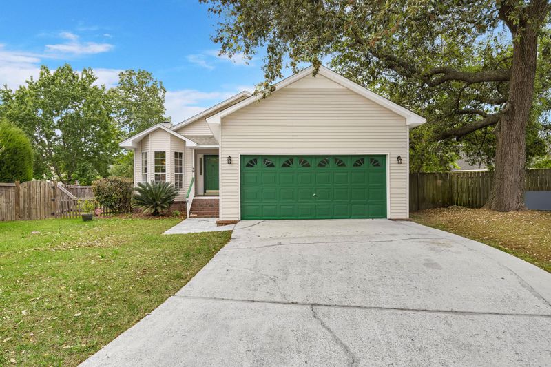 4 Shuttle Ct, Charleston, SC 29407