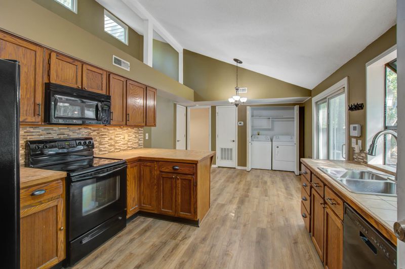 103 Bridgecreek Dr, Goose Creek, SC 29445